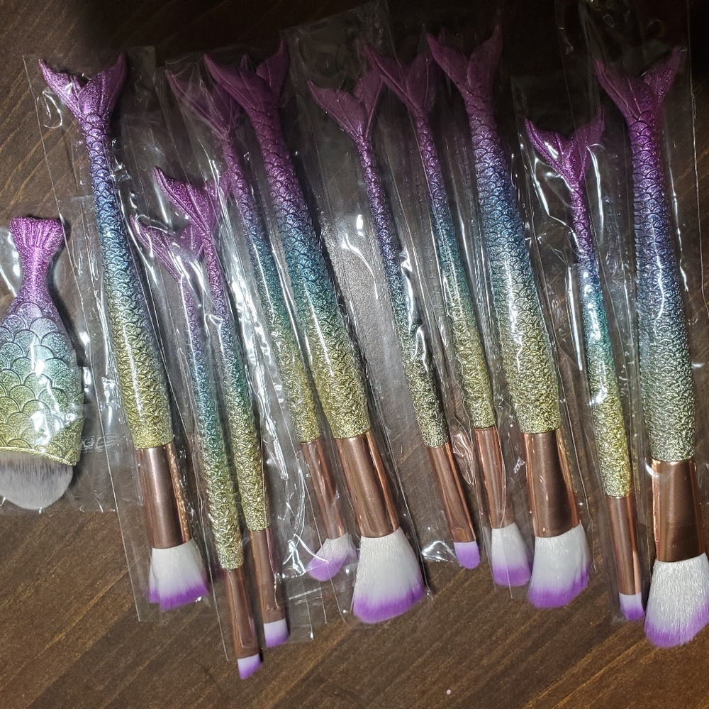 11 PC mermaid brush set